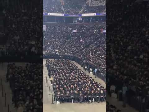 Satmar Rebbe R'Zalman Leib addresses the 21 Kislev Event in the Barclay's Center