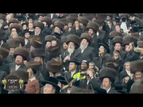 Singing At The 21 Kislev Event In Williamsburg