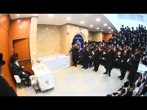 First Night Chanukah 2024 With Nadvorna Rebbe | ליל ראשון של חנוכה תשפ”ה אצל האדמו”ר מנדבורנה שליט”א