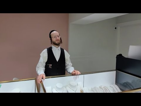 Shmily Indig Visits The Opulence Jewelry Store And Talks With Staff