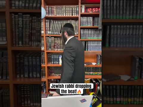Jewish rabbi dropping the beat!🔥#shabbat #shalom #rabbi