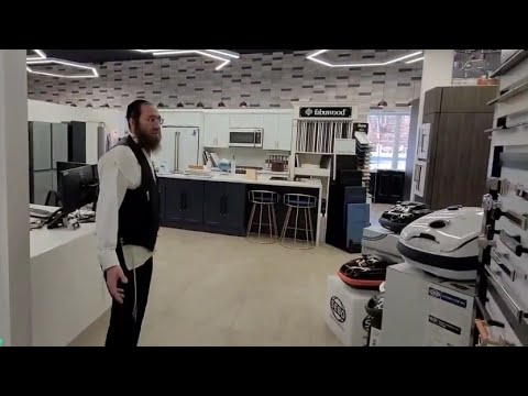 Shmily Indig Show: A Visit To S&W Appliances Showroom, Talking With Salesteam