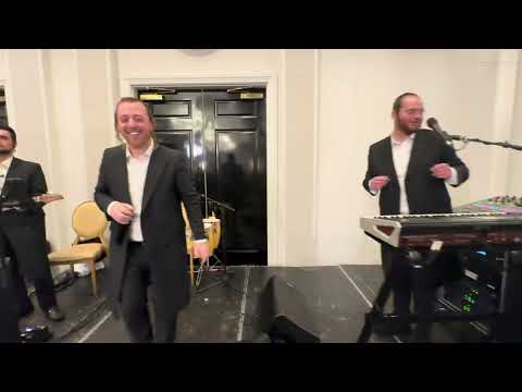 Motty Brier on the keys & Sruly Green Hit @ Moskowitz @ Deutsch