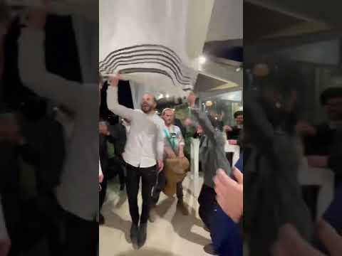 Hasidic Groom Under The Chuppah DANCING. Vid: Yitzchok Horowitz
