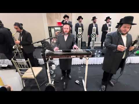 Avrumi Berko on the keys & Levy Falkowitz fire 🔥 @ Weiss & Weiss