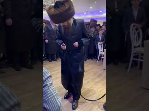 Sadigura London Rebbe Dancing At The Wedding Of his Personal Attendant – Cheshvan 5785