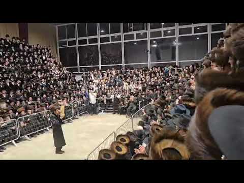 Sadigura Rebbe Dances With The Sefer Torah Written In His Father's Memory – Shvat 5785