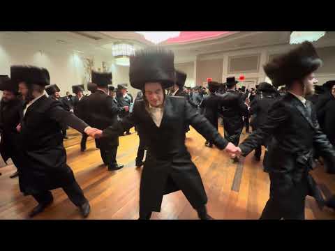 Chesky Schwartz & Lipa Schmeltzer fire @ Marmerstein & Werthmyr