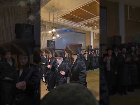 Seret Viznitz Rebbe Dances Eishes Chayil