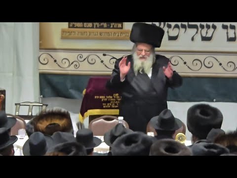 טיש שלש סעודות ב'שאטער' במחיצת ראש הישיבה הגאון ר' שאול אלתר שליט"א, בחצר ביה"ח פני מנחם לעיקוואד