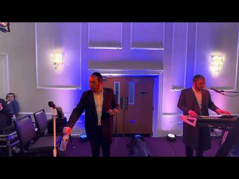 Libish Posen on the keys & Kalmy Schwartz & Surkis & Weiss Hit