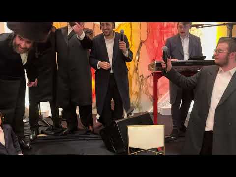 Chesky Schwartz on the keys & Lipa Schmeltzer & Chanany Schnitzler Kumzitz