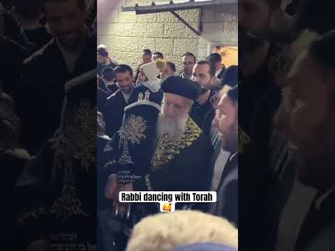 Rabbi dancing with Torah 🥰#shabbat #shalom #rabbi
