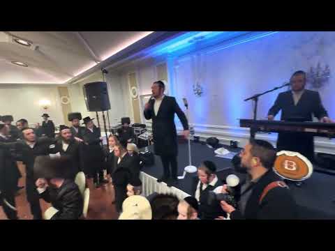 Beri Glauber on the keys & Kalmy Schwartz fire 🔥 @ Rubinstein & Farkas