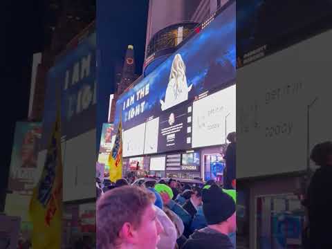 7,000 Jewish teens filled Times Square for a bold and defiant display of unapologetic Jewish pride