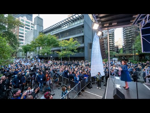 Thousands Gather outside United Nations at rally, Vigil in Support of Israel