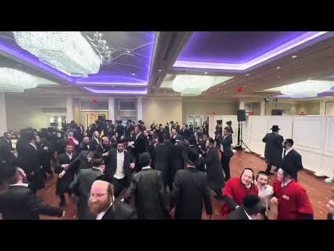Ceskey Schwartz on the keys & Sruly Green @ greenfield & שומון