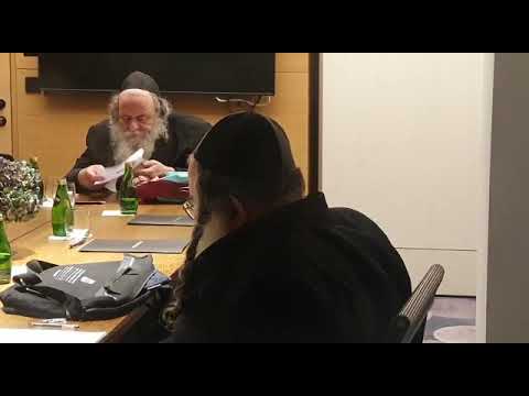 הגאון רבי שאול אלתר שליט"א ביים עוסק בתורה אין לופטפעלד