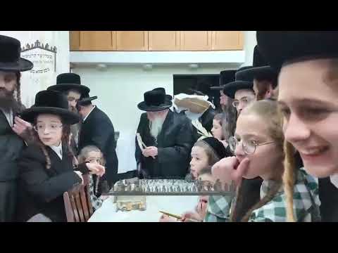 Machnovka Rebbe Pesach Preparations