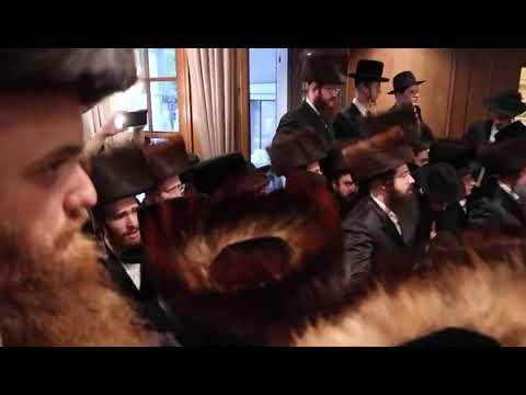 Chol Hamoed Pesach 5785 With viznitz Rebbe in LA 4