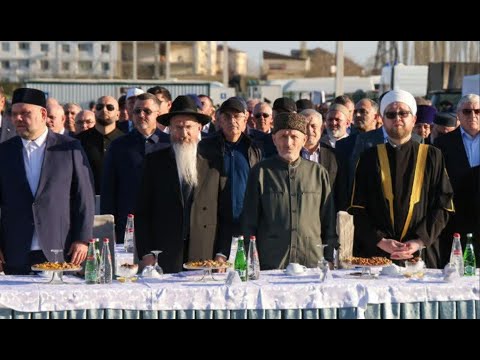 הנחת אבן הפינה בראשות ר' בערל לאזאר | Muslim Philanthropist funds new Synagogue in Dagestan