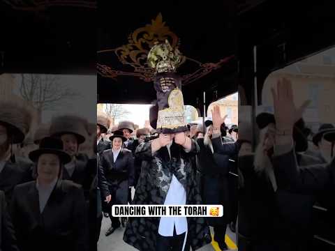 DANCING WITH THE TORAH 🥰