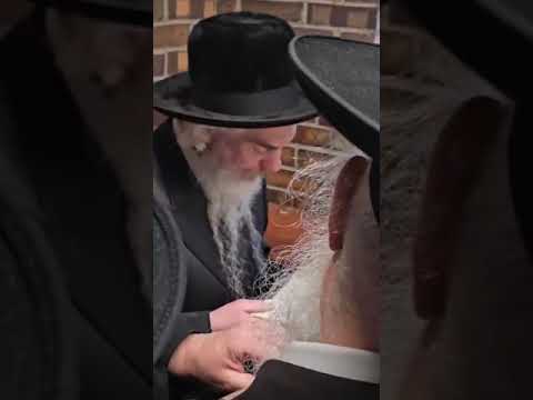 Lutzk Rebbe Davening At The Detroiter